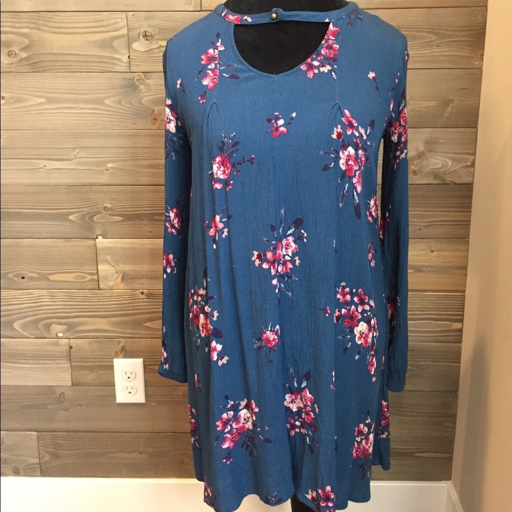 Blue floral slit sleeve mini dress
